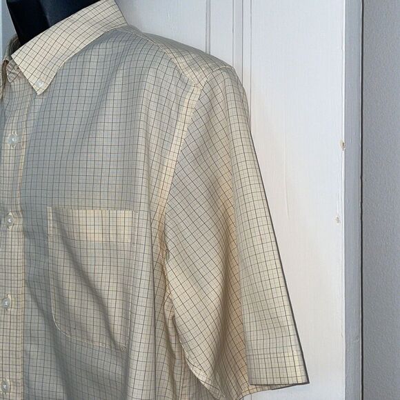 Eddie Bauer yellow & blue check wrinkle resistant cotton short sleeve shirt - Picture 5 of 9